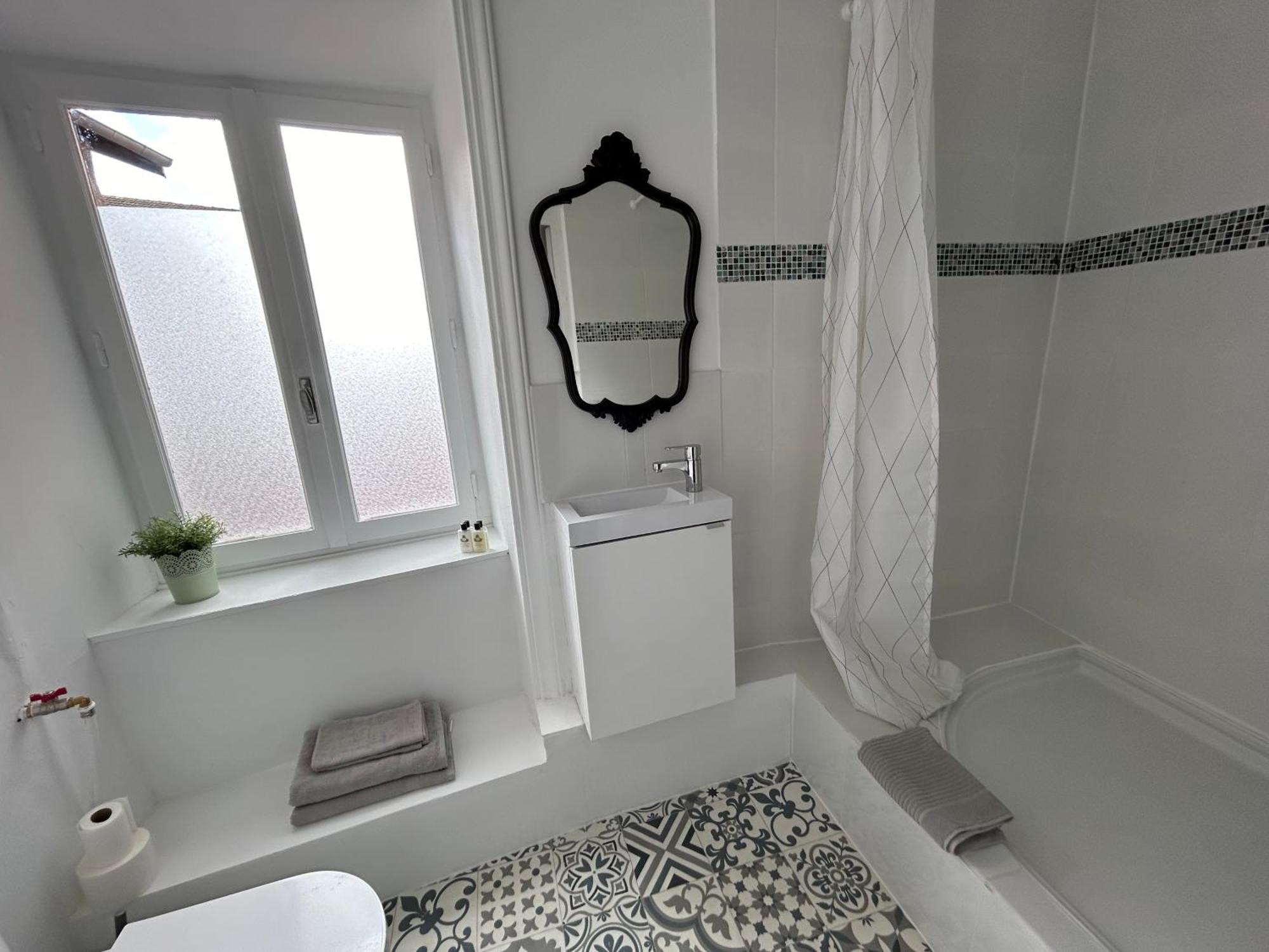 Appartement Cosy Charme Ancien Thizy-les-Bourgs ภายนอก รูปภาพ